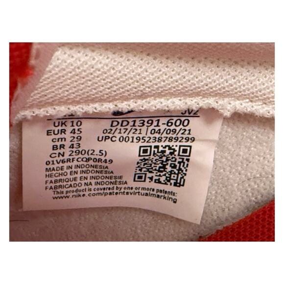 Nike Dunk Low Championship Red 2021 Size 11 Authentic Skateboarding - Picture 13 of 13